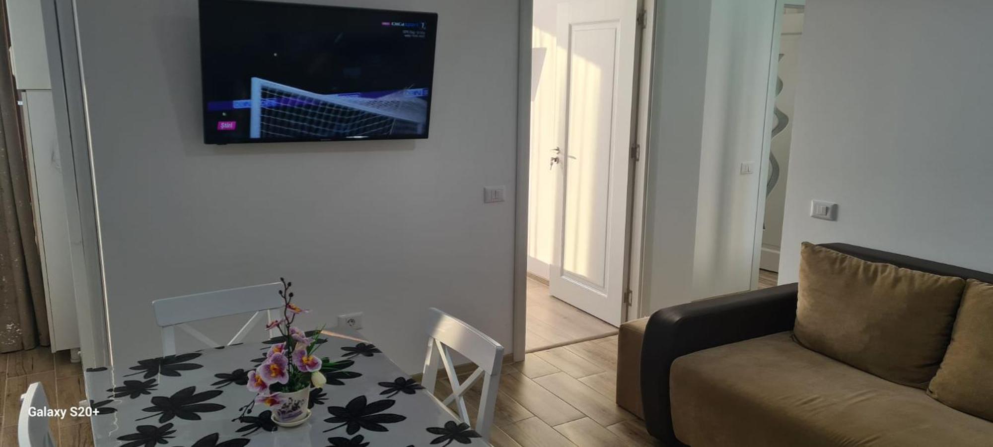 Apartament Lucian Lägenhet Râmnicu Vâlcea Exteriör bild