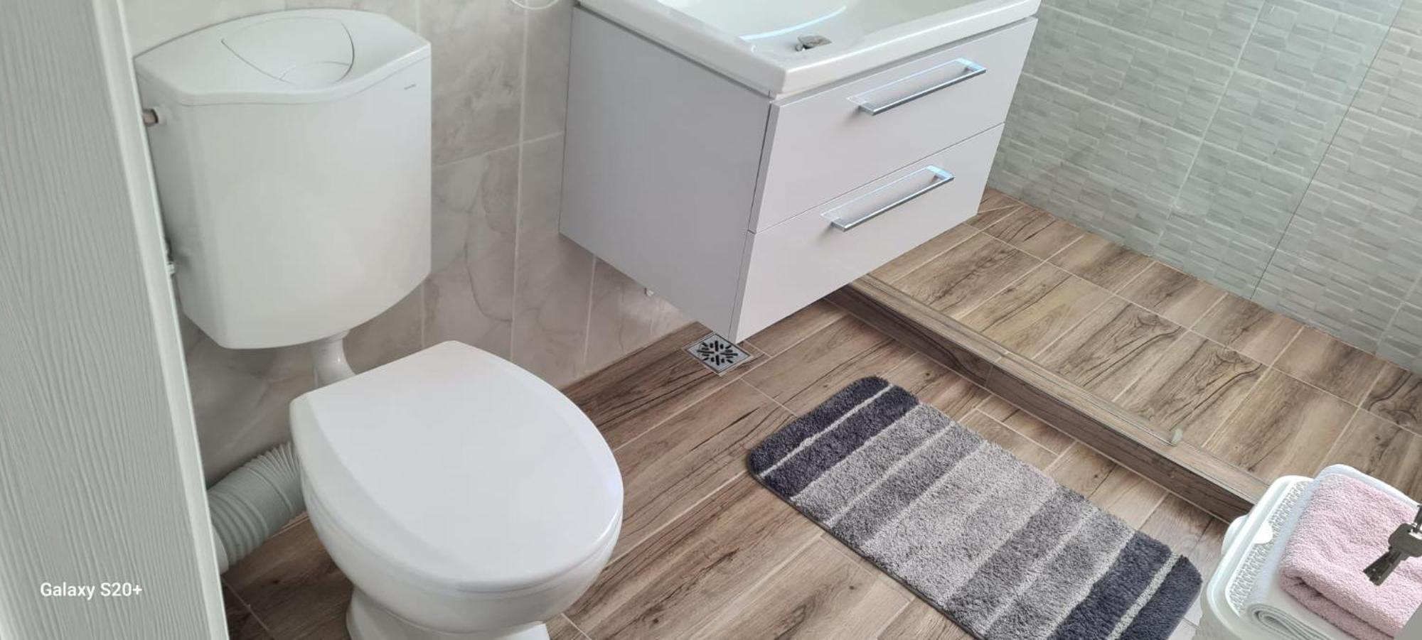 Apartament Lucian Lägenhet Râmnicu Vâlcea Exteriör bild