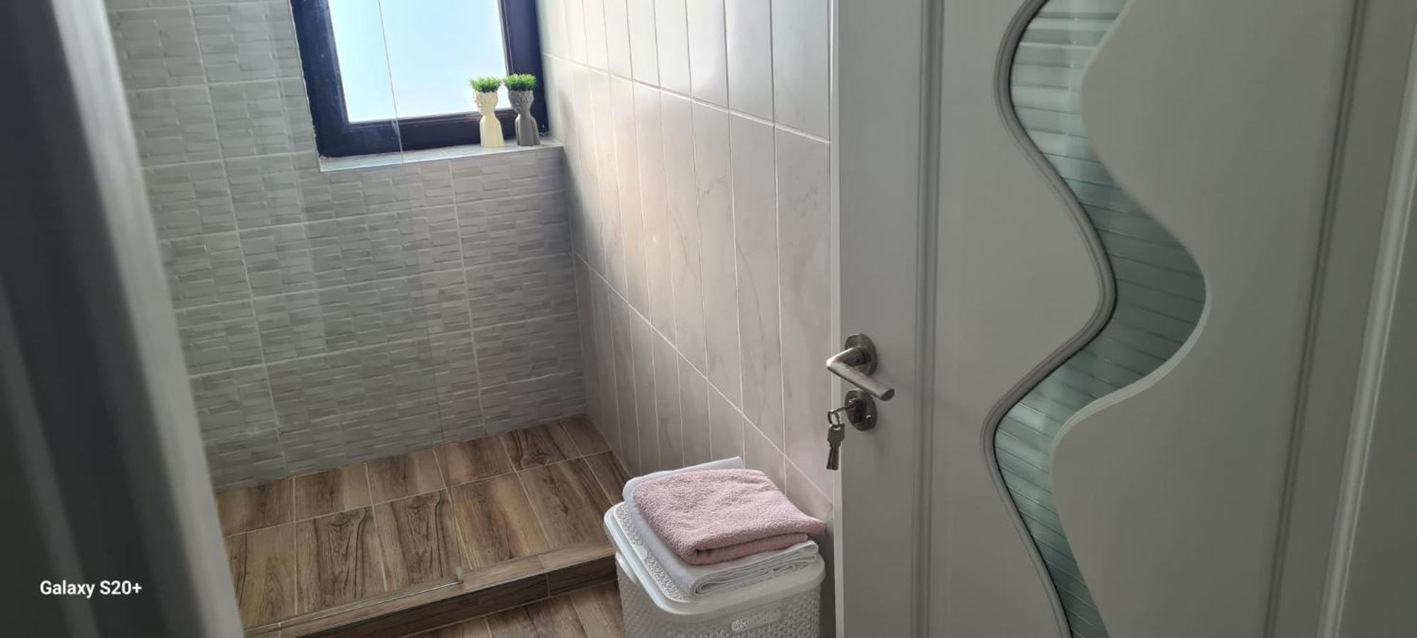 Apartament Lucian Lägenhet Râmnicu Vâlcea Exteriör bild